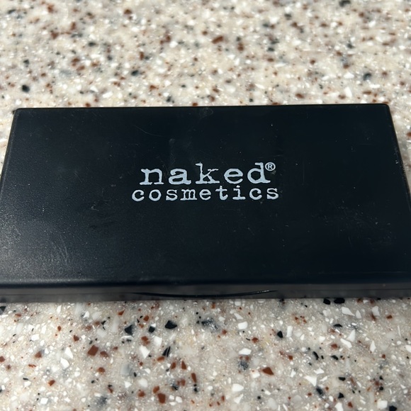🆕 Naked Cosmetics - Picture 2 of 2